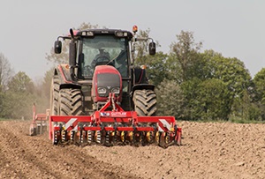 RDW in actie tegen onverzekerde landbouw- en bouwvoertuigen