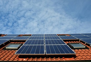 Tweede Kamer stemt in met afschaffen salderingsregeling zonne-energie