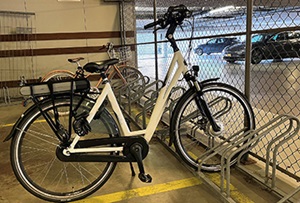 Geen bijtelling bij incidenteel thuis stallen fiets van de zaak